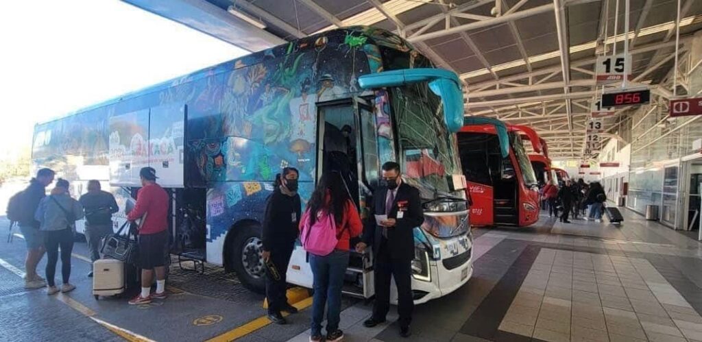 Oaxaca City - Puerto Escondido ADO bus