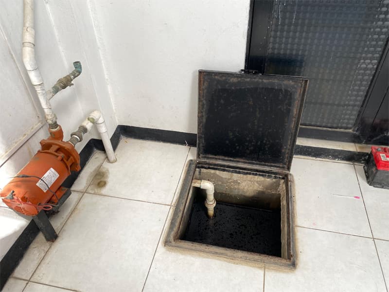 Oaxaca water cisterna in house