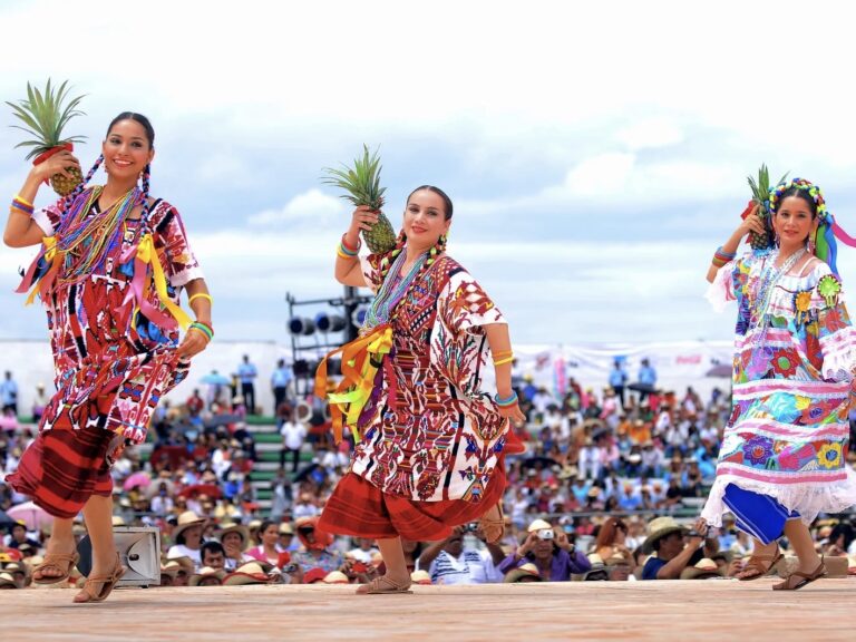 Best time to visit Oaxaca - Guelaguetza