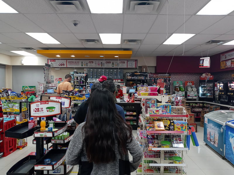 The Line (Fila) at every OXXO in Mexico