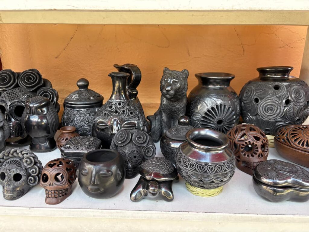 Black Pottery Oaxaca - Barro Negro