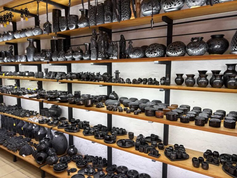 5 Best Places To Buy Souvenirs in Oaxaca City